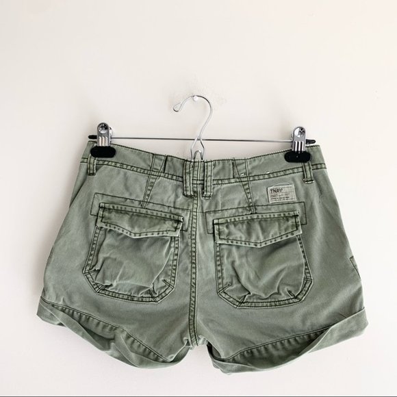 Aritzia TNA Cargo Utility Army Green Shorts Size 0 - Picture 12 of 15